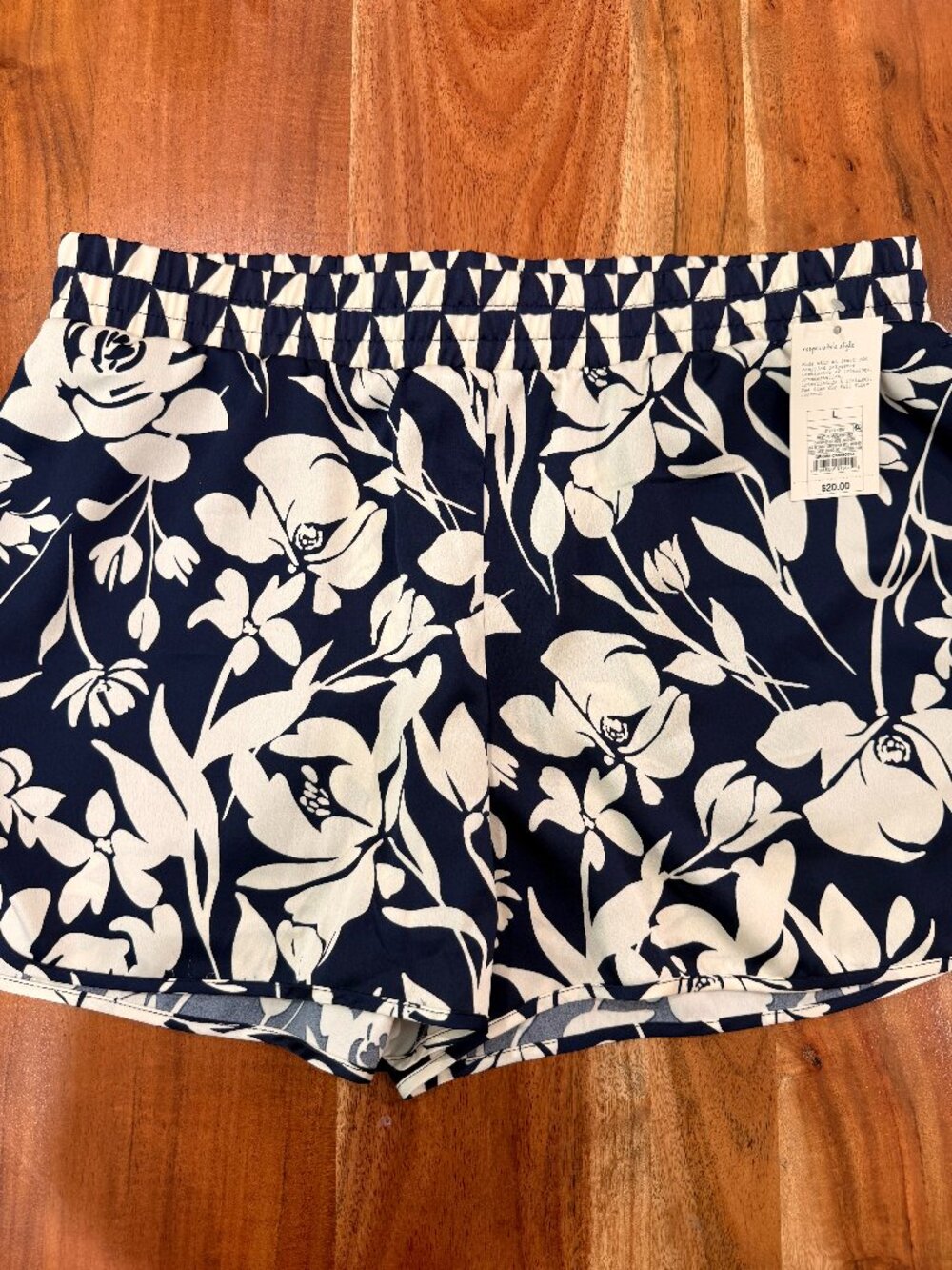 A New Day Shorts - Size L - NWT
